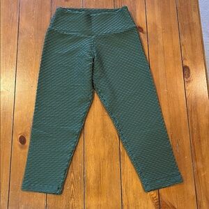 Booty By Brabants Olive Green Croc Cropped Leggings Size OS EUC